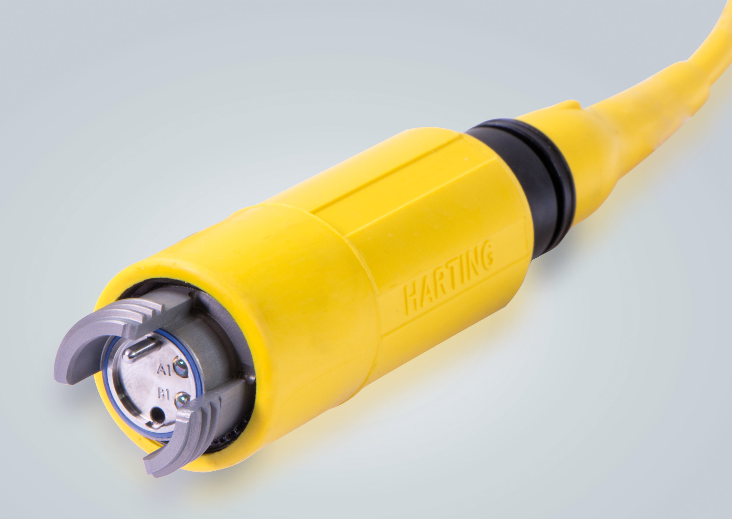 HARTING’s expanded beam fiber optic cable assembly