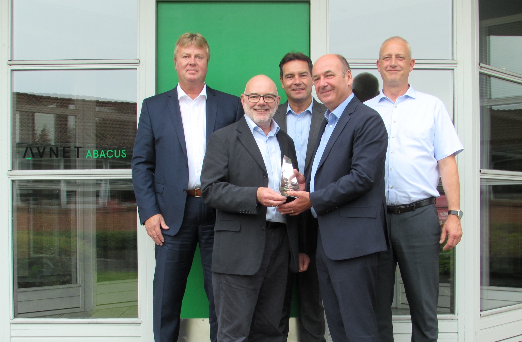 September 24, 2019 Connector Industry News - Harwin presents Avnet with Sales Excellence Award